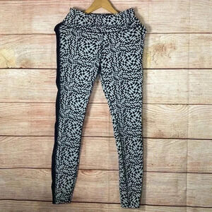 Nike Dry-Fit Women’s Abstract Leggings Medium